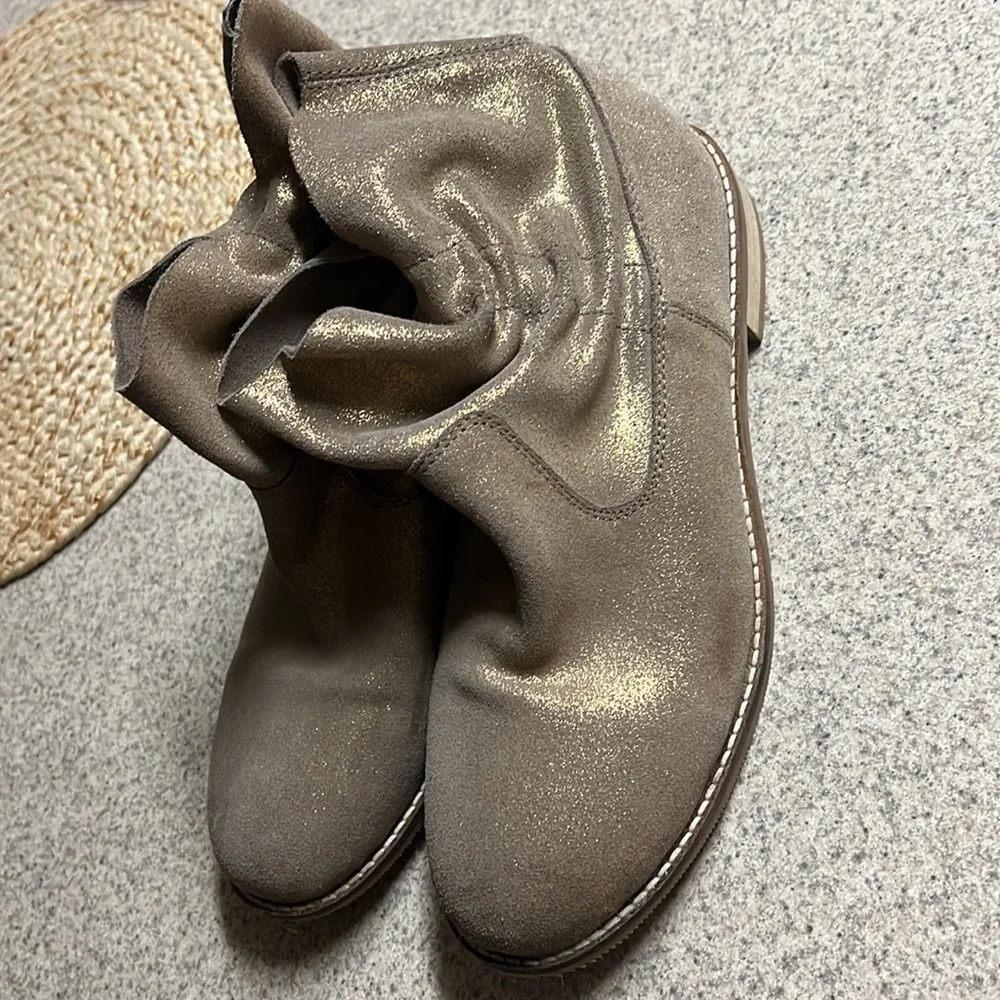Boden gold suede slouchy boots size 39/